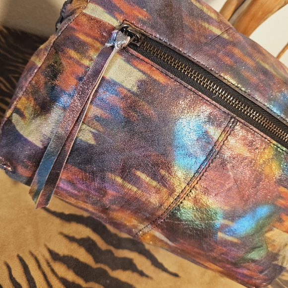 Aimee Kestenberg Metaliic Tie Dye Messenger NWT - Picture 2 of 8
